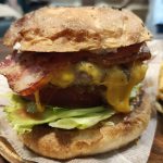 Jack37Burger(ハンバーガー/小伝馬町)<br>バリネスベーコンチーズバーガー