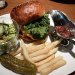 目黒リパブリック Burger&Beer(ハンバーガー/目黒)<br>ハンバーガーとクラフトビールのお店