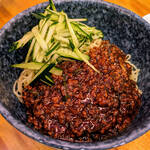 陳民(中国料理/目黒)<br>夏季限定のジャージャー麺と冷やし担々麺