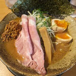純米味噌らーめん なかむら(ラーメン/目黒)<br>寒い日に染みるこってり味噌らーめん