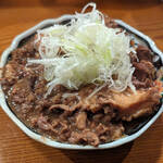 大衆酒場 楓(居酒屋/錦糸町)<br>名物の牛もつ煮込みが秀逸