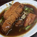 北京飯店(亀戸/中国料理)<br>お値打ち!名物のトンポーロー豚の角煮定食